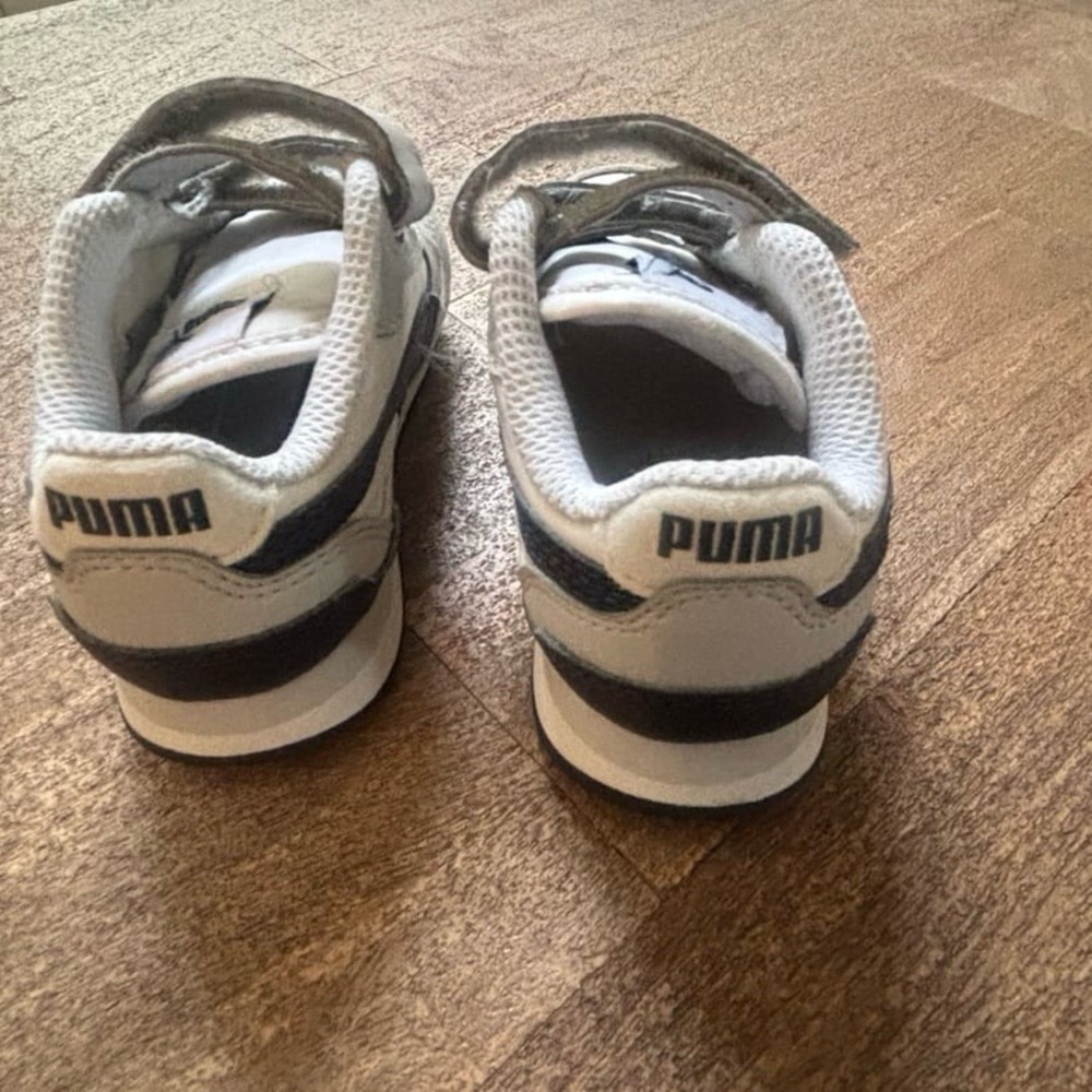 Toddler Puma Sneakers Size 7C - Picture 5 of 6